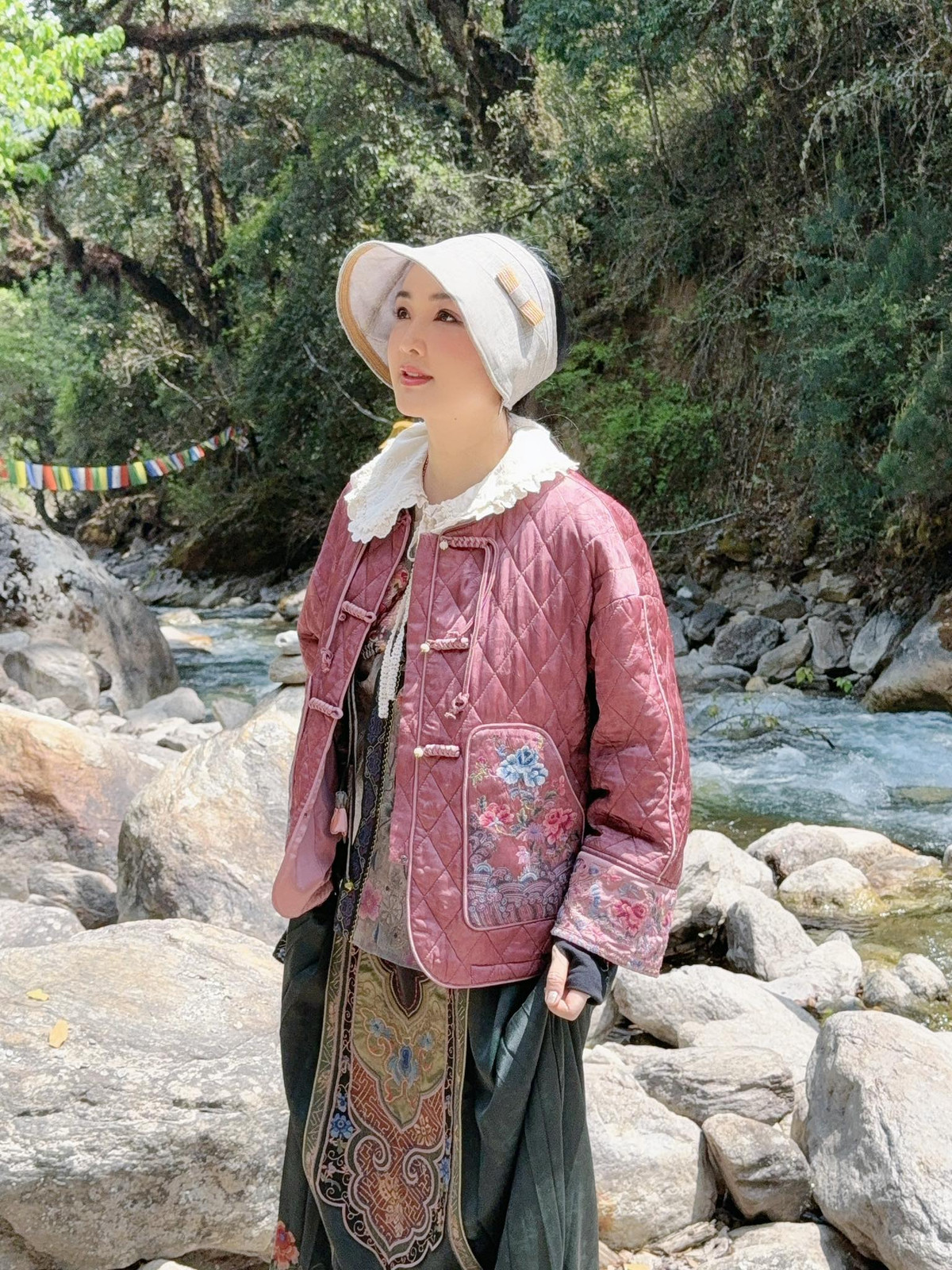 Hoa hậu Giáng My dạo chơi Bhutan. Ảnh: FB Giang My Nguyen
