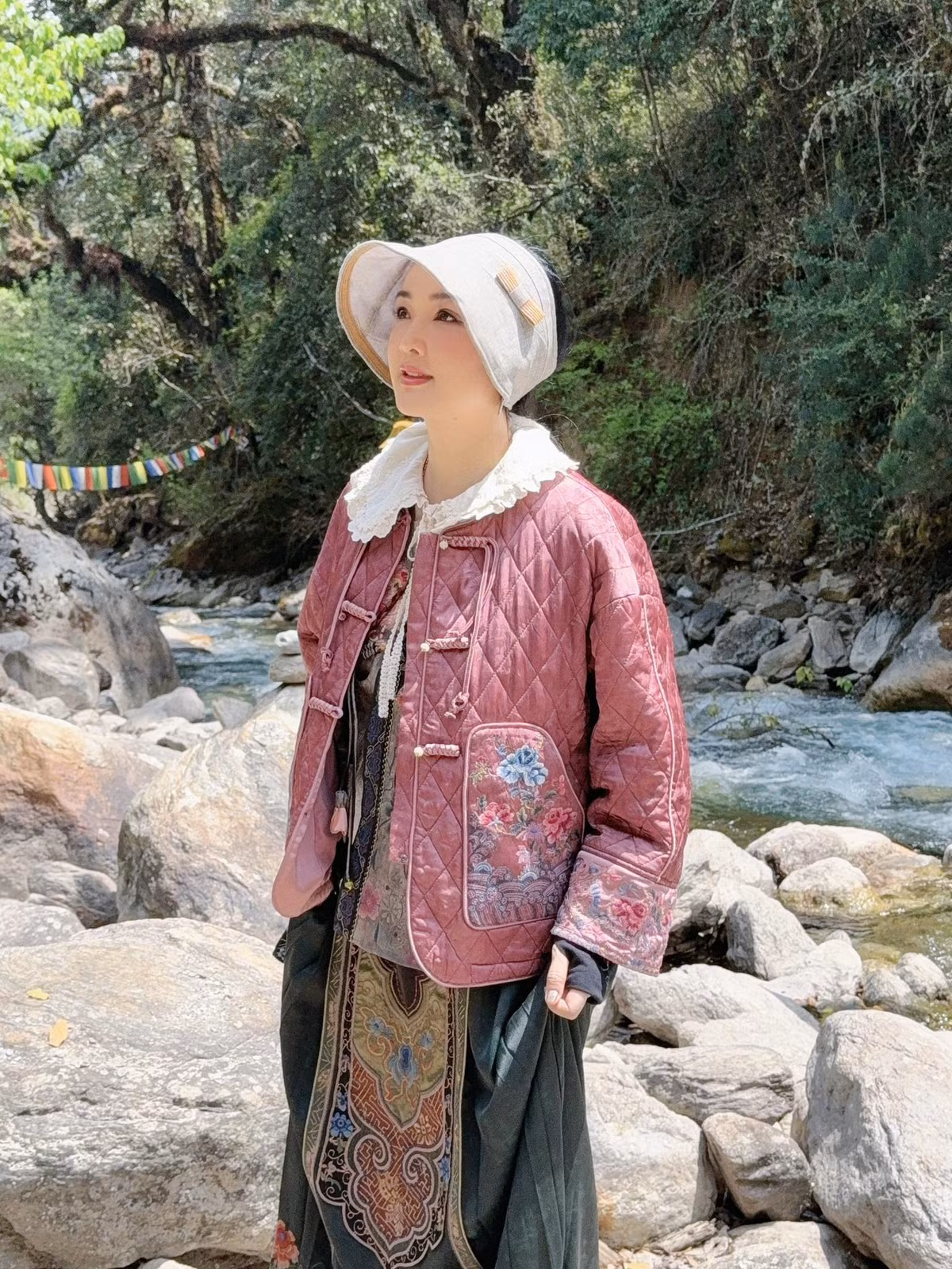 Hoa hậu Giáng My dạo chơi Bhutan. Ảnh: FB Giang My Nguyen