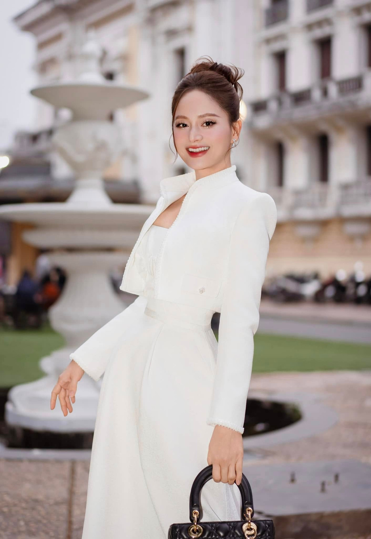 Cô cho biết nhờ được chồng và gia đình hỗ trợ trong quá trình chăm sóc con nên cô mới có thể sắp xếp thời gian tham gia sự kiện. Ảnh: FB Lan Phuong Nguyen