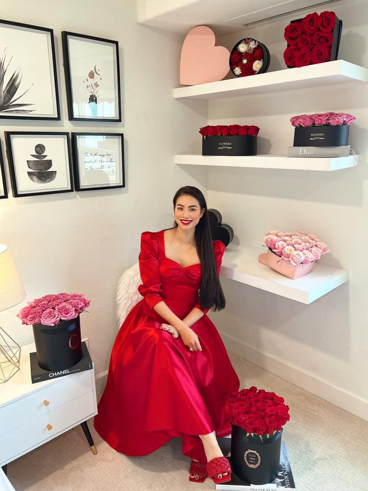 Dù lên đồ cầu kỳ hay đơn giản, Phạm Hương được nhiều bạn bè, khán giả khen trông đằm thắm, mix match đẹp mắt. Ảnh: FB Hoa Hậu Phạm Hương