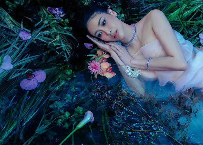 Ngoài tập luyện, Hà Kiều Anh cho biết bí quyết cuối cùng để giúp cho mình giảm được sự lão hóa là giữ một tinh thần vui vẻ, lạc quan. (Ảnh: FB Hà Kiều Anh)