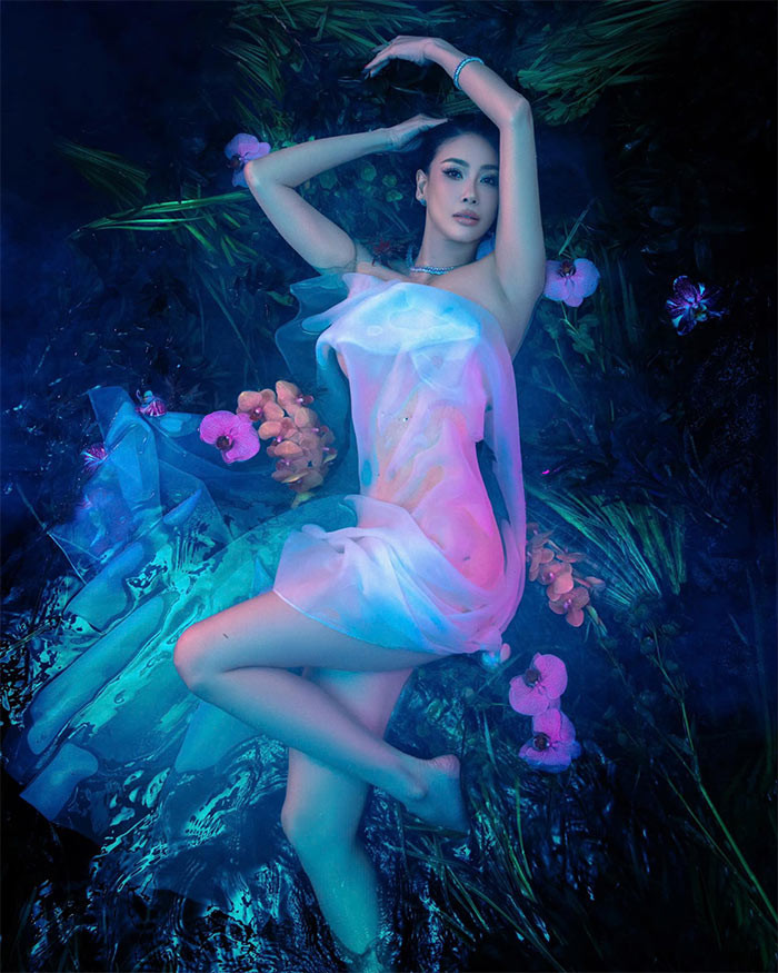 Đăng quang Hoa hậu khi mới 16 tuổi, suốt hơn 30 năm qua, Hà Kiều Anh vẫn giữ cho mình một vị thế biểu tượng sắc đẹp Việt. (Ảnh: FB Hà Kiều Anh)