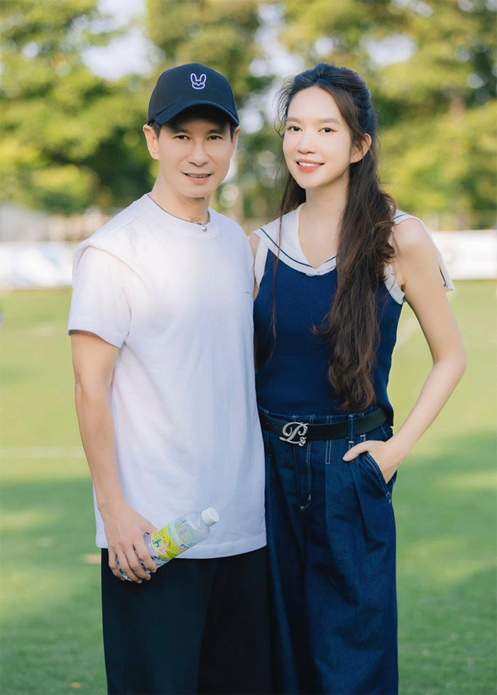 Ở tuổi 40 là mẹ của 4 nhóc tì nhưng nhan sắc của cô không hề phai nhạt theo thời gian, trái lại còn ngày càng thăng hạng. (Ảnh: FB Lý Hải Minh Hà)