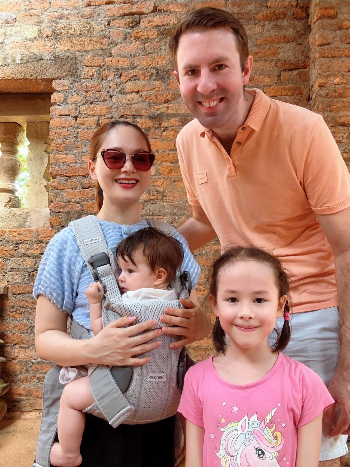 Hiện tại vợ chồng diễn viên Lan Phương đã có hai con. Dù kết hôn nhanh chóng, nhưng nữ diễn viên cảm thấy rất may mắn khi gặp được một người đàn ông hợp với mình. Ảnh: FB Lan Phuong Nguyen