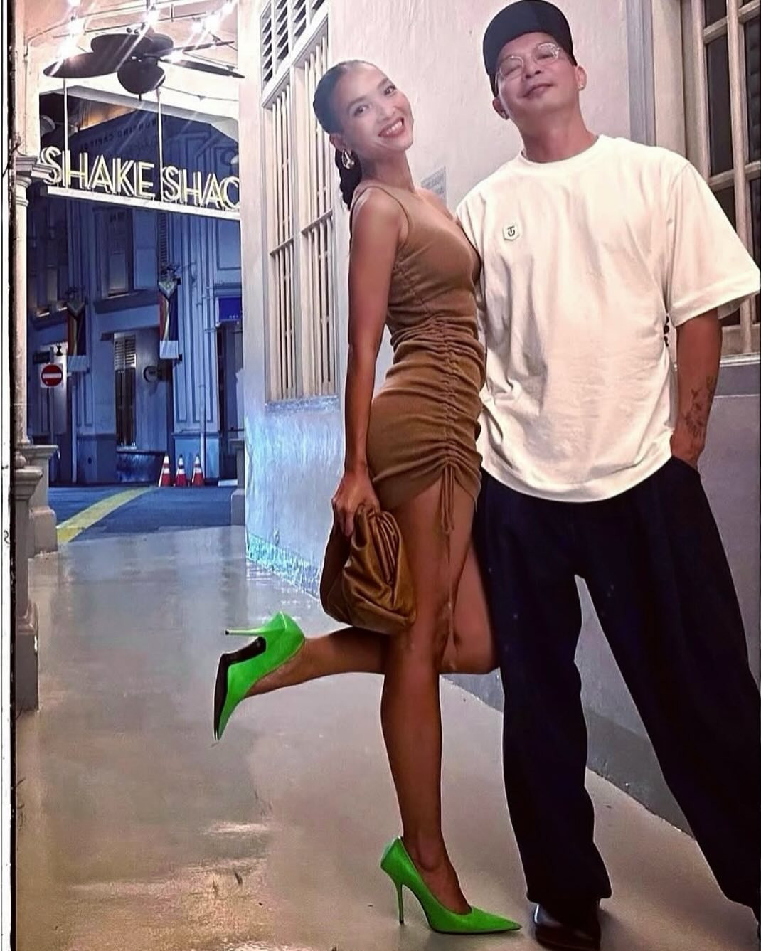 Siêu mẫu Bằng Lăng khoe đôi chân dài thẳng tắp. Ảnh: FB Bang Lang Ngo