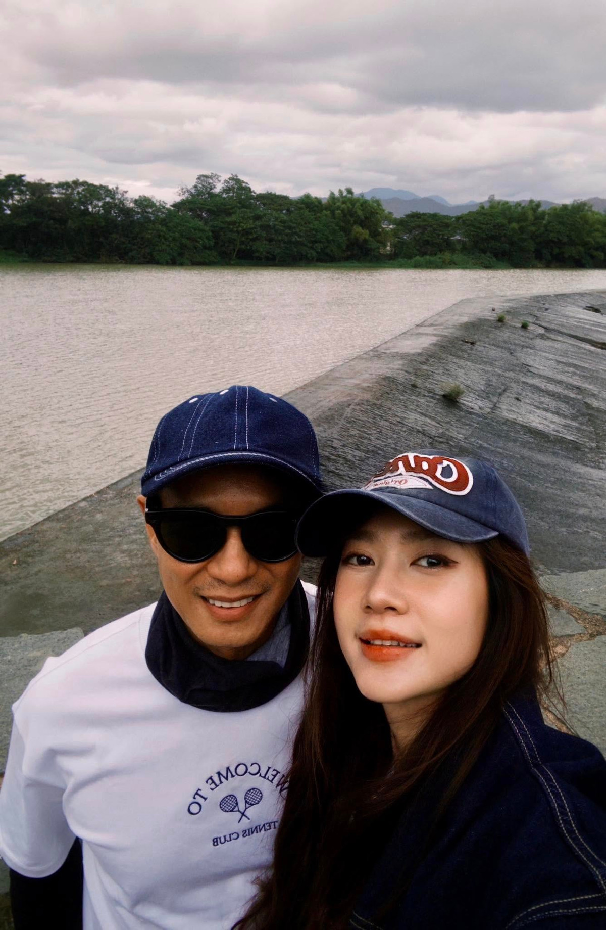 Vợ chồng đạo diễn Lý Hải đồng hành sát sao trong công việc. Ảnh: FB Ly Hai Minh Ha