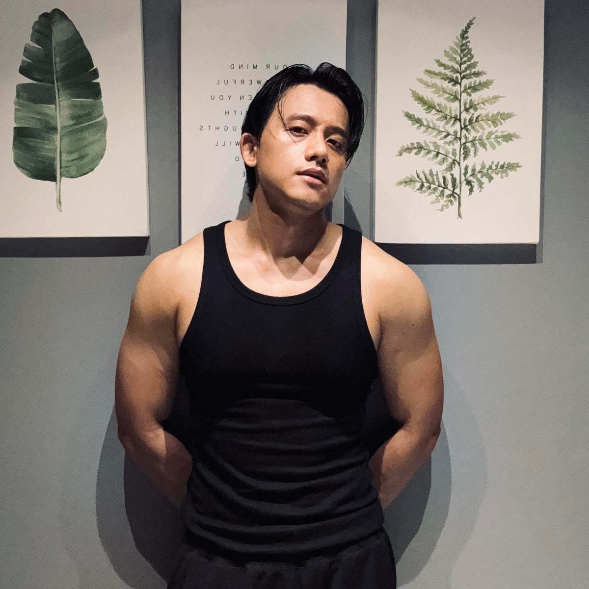 Mai Tài Phến khoe body săn chắc. Ảnh: FB Mai Tai Phen