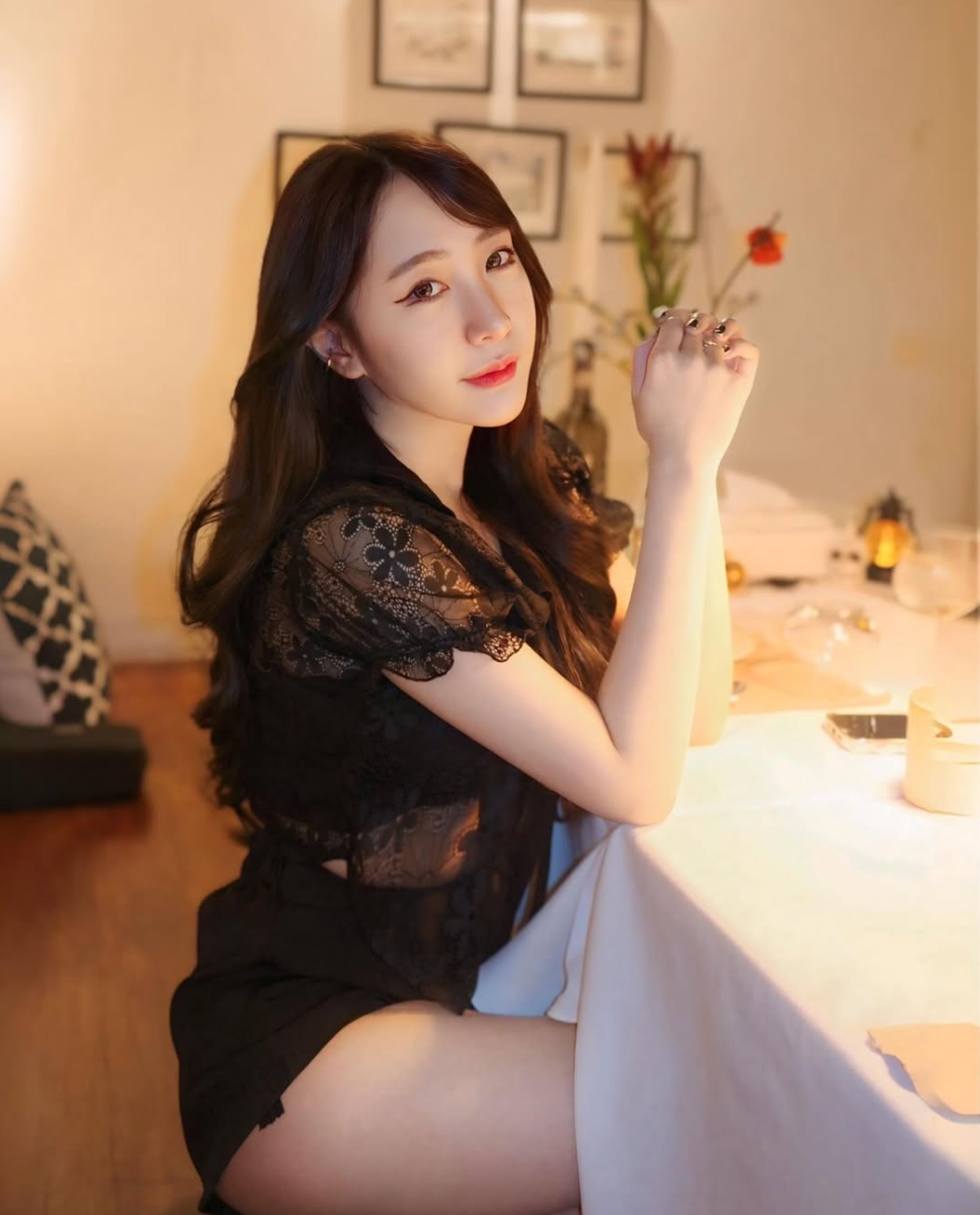 “Nữ hoàng nội y” Thái Lan gây sốt với ảnh bikini giữa trời tuyết “Nu hoang noi y” Thai Lan gay sot voi anh bikini giua troi tuyet