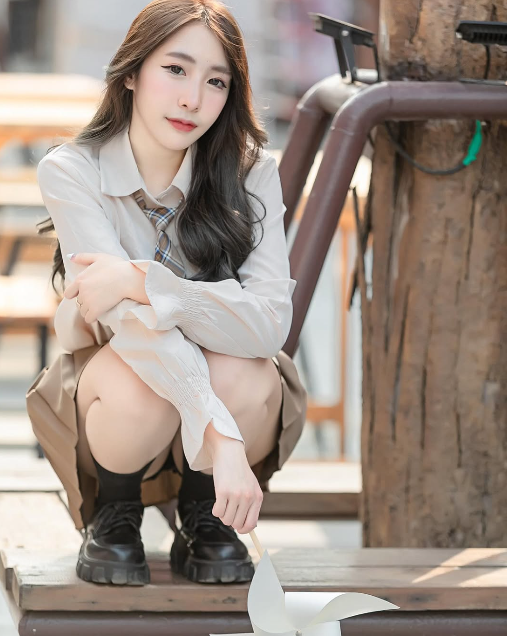 Gương mặt xinh xắn, dễ thương đối lập với thân hình "bốc lửa" giúp Suneta Ngachalvy thuận lợi trong sự nghiệp làm mẫu ảnh nội y.