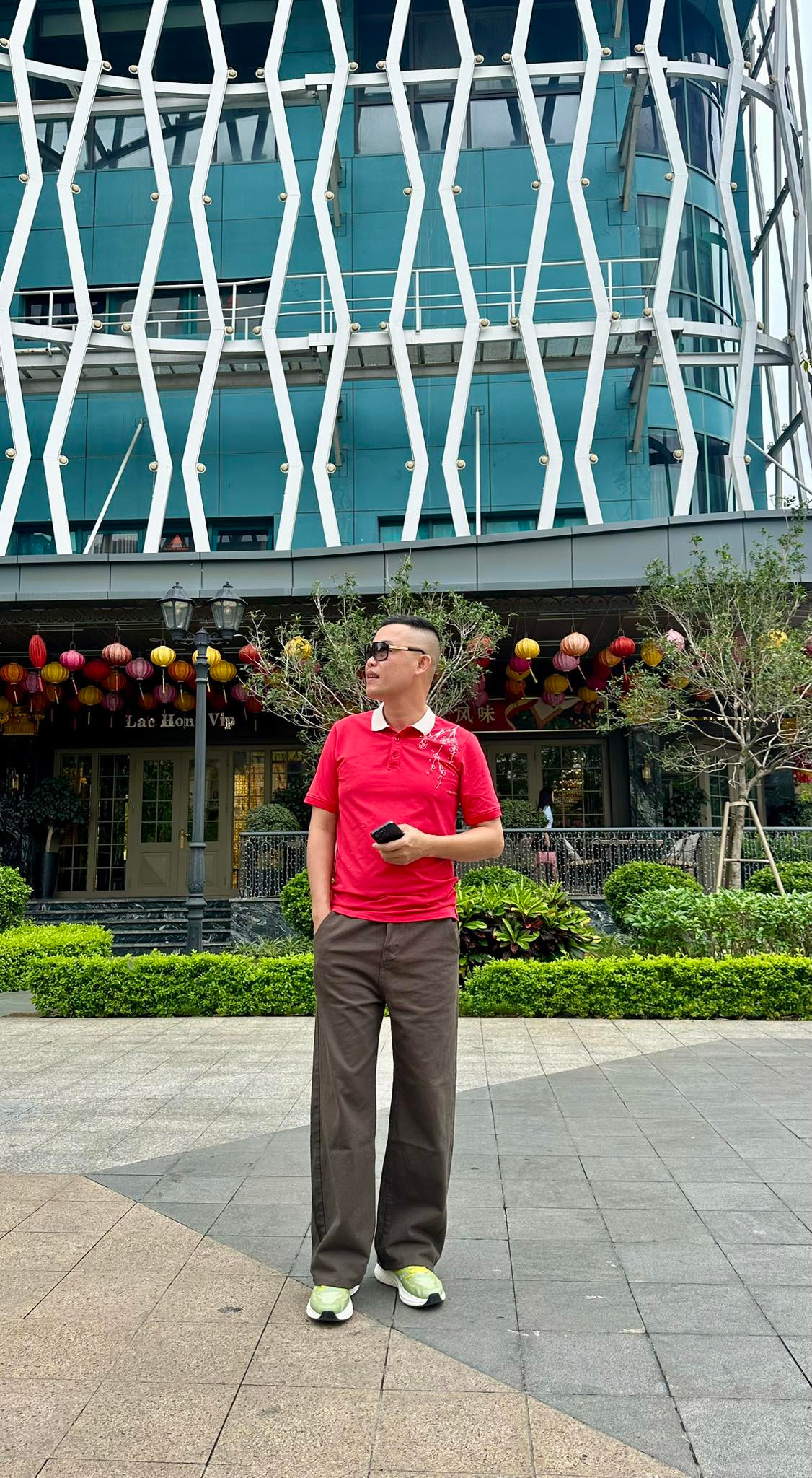 Hiệp Gà hài hước nói xuống Hải Phòng tìm vợ. Ảnh: FB Dương Đức Hiệp