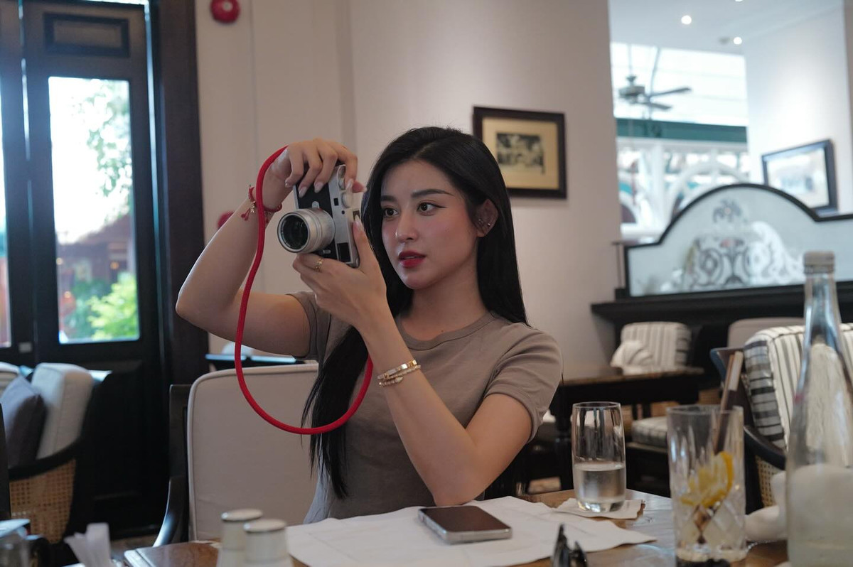 Á hậu Huyền My nói thích chụp ảnh nhưng hay bị chê khi chụp người khác. Ảnh: FB Nguyen Tran Huyen My