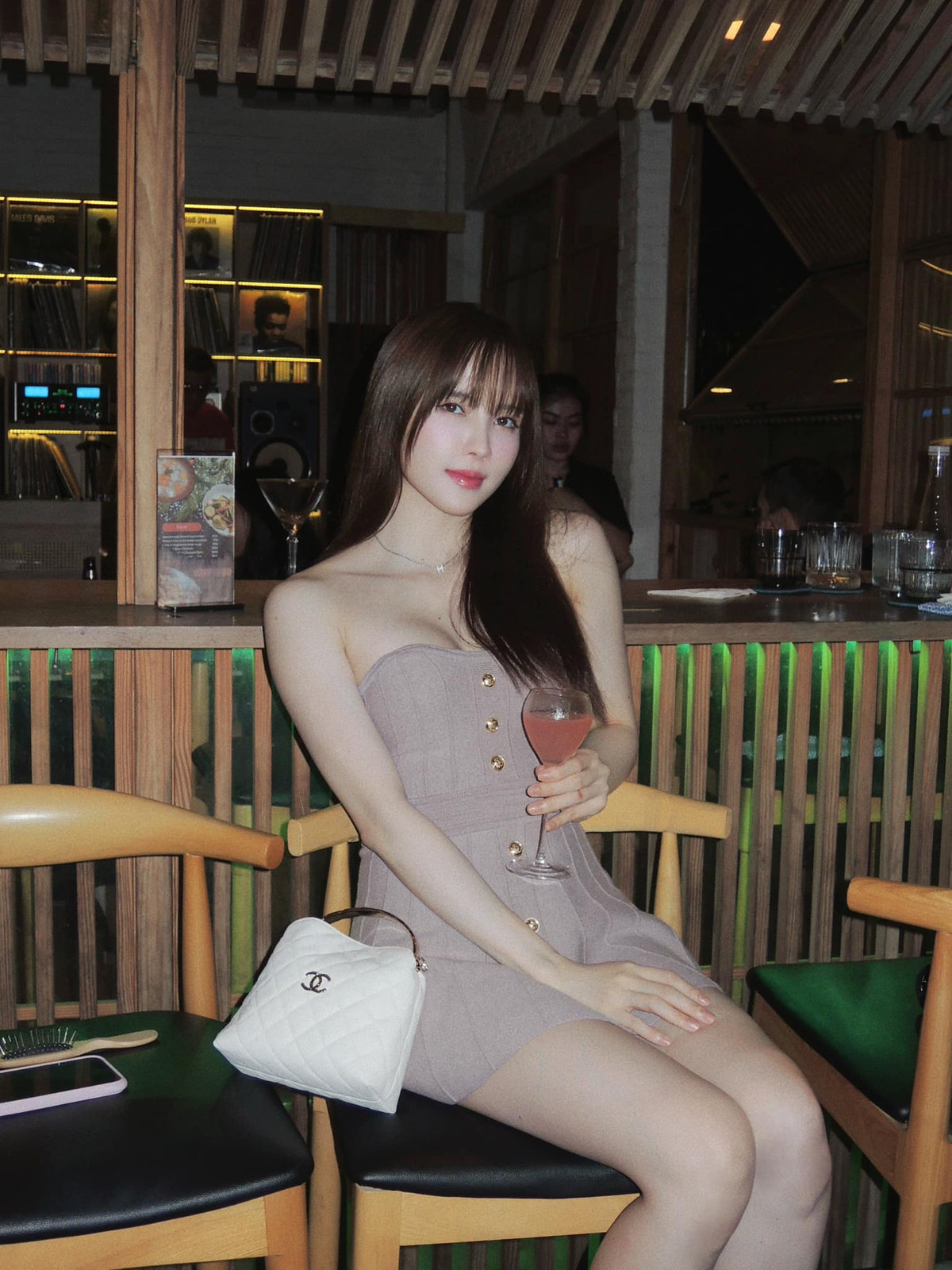  Thiều Bảo Trâm được biết tới là một ca sĩ hoạt động solo. Trong sự nghiệp ca hát, cô cho ra mắt nhiều ca khúc ấn tượng. Ảnh: FB Thiều Bảo Trâm