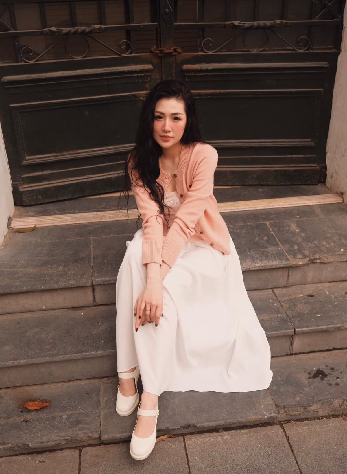 Á hậu Tú Anh trong giao diện mẹ 2 con gây xuýt xoa. Ảnh: FB Duong Tu Anh