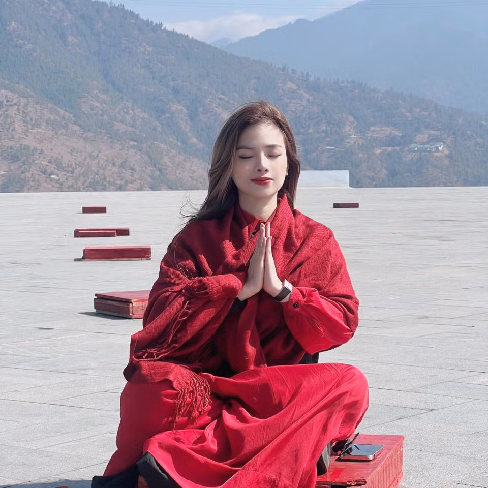 Ca sĩ Dương Hoàng Yên đăng ảnh ngồi thiền. Ảnh: FB Dương Hoàng Yến