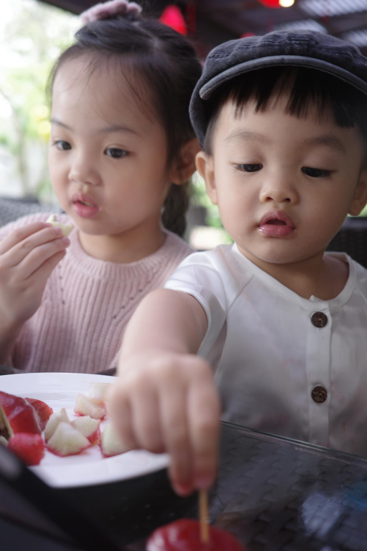 Đàm Thu Trang hạnh phúc với tình cảm 2 nhóc tỳ dành cho nhau. Ảnh: FB Đàm Thu Trang