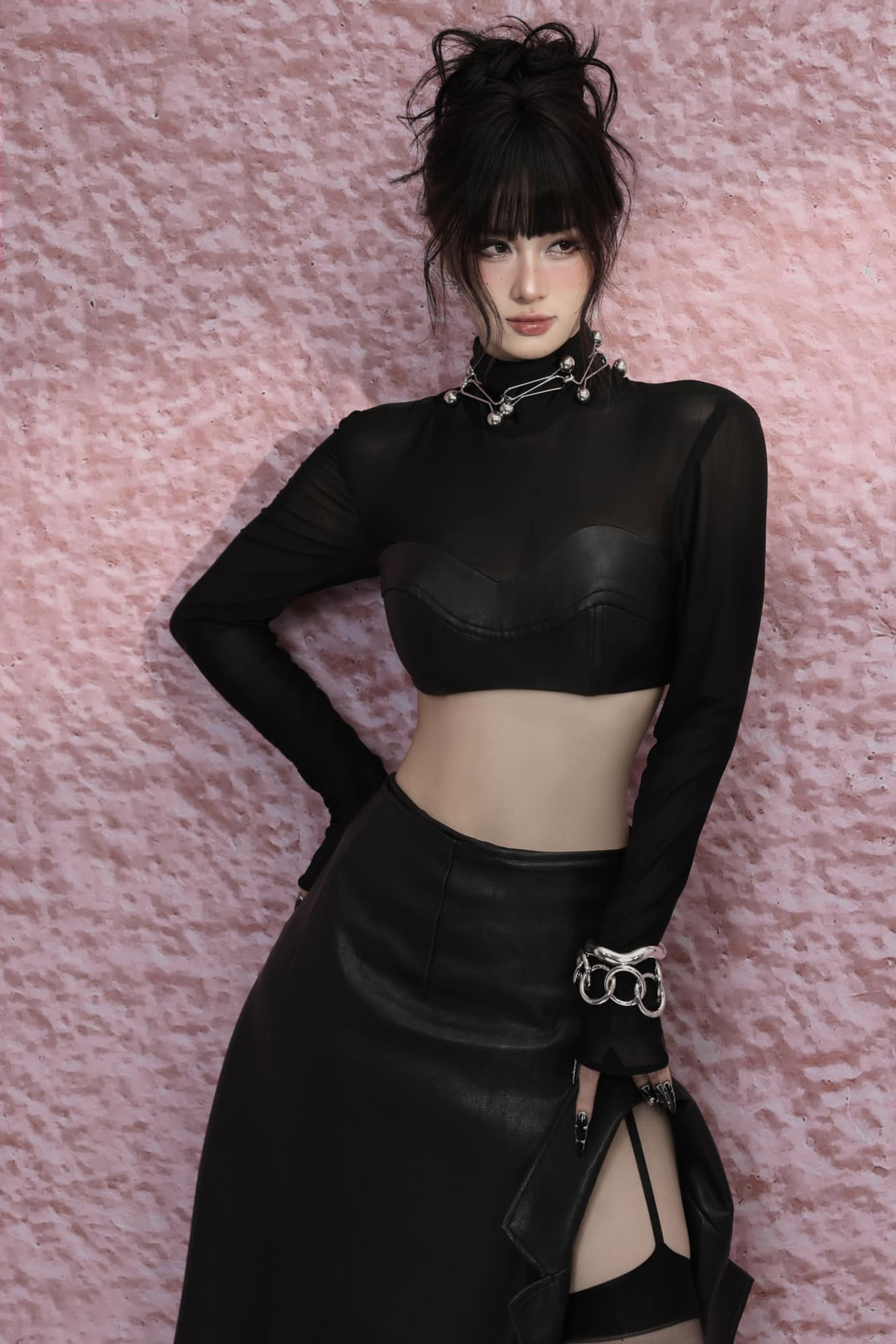 Ngay từ tuổi thiếu niên, cô đã là người mẫu cho nhiều thương hiệu thời trang Thái Lan. Ảnh: FB Jun Vũ