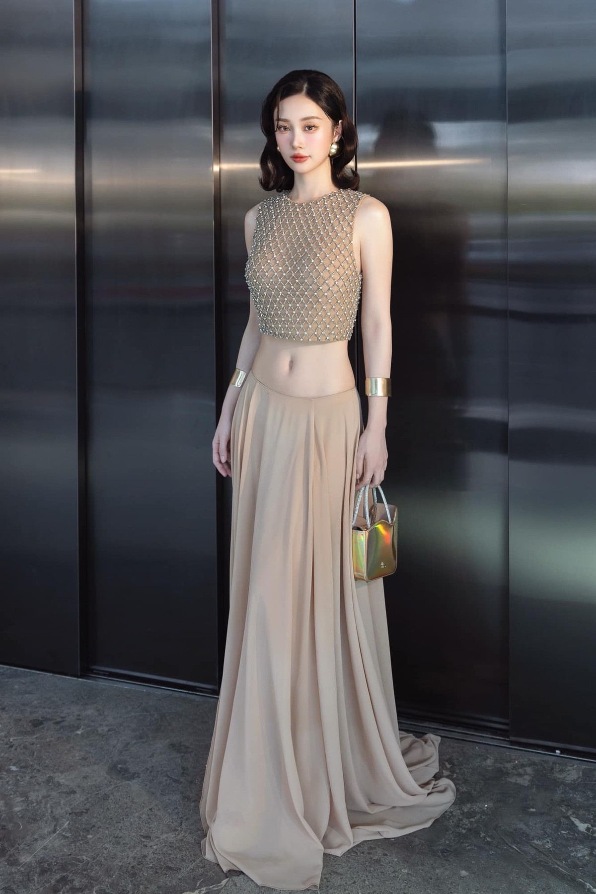 Với những bức ảnh này, Jun Vũ không chỉ chứng tỏ gu thời trang đẳng cấp mà còn khẳng định sự tự tin vào vẻ đẹp hình thể của mình. Ảnh: FB Jun Vũ