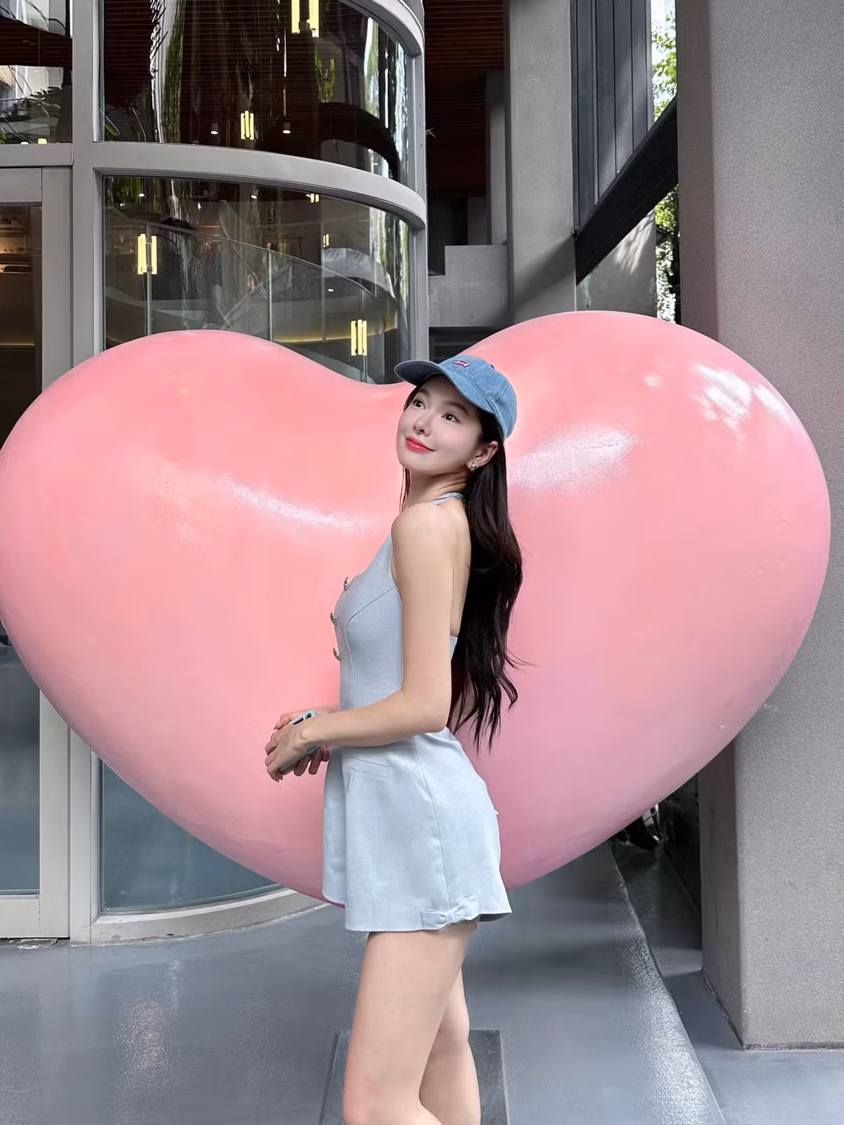 Diễn viên Yên Đan sở hữu vóc dáng cân đối và làn da trắng mịn. Ảnh: FB Yên Đan