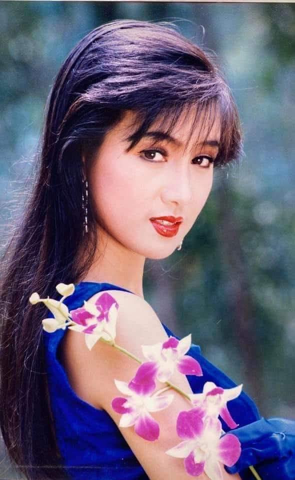 Diễn viên Hiền Mai chia sẻ những hình ảnh lịch năm nào, nhan sắc khiến nhiều người phải ngỡ ngàng vì quá xinh đẹp. Ảnh: FB Hiền Mai