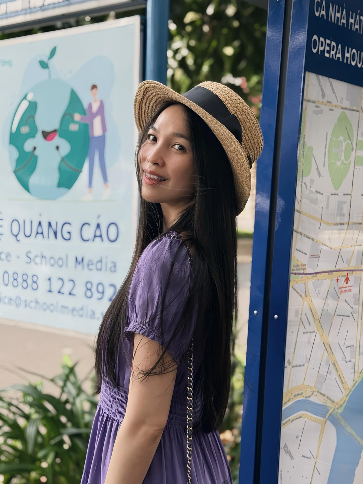 Thời gian gần đây, Hiền Thục liên tục gây sốt trên mạng xã hội với những hình ảnh khoe nhan sắc "hack tuổi" đáng kinh ngạc. Nhiều người không khỏi tò mò về nhan sắc thời trẻ của nữ ca sĩ và đặt nghi vấn về việc cô đã can thiệp thẩm mỹ để duy trì vẻ đẹp này. Ảnh: FB Hien Thuc