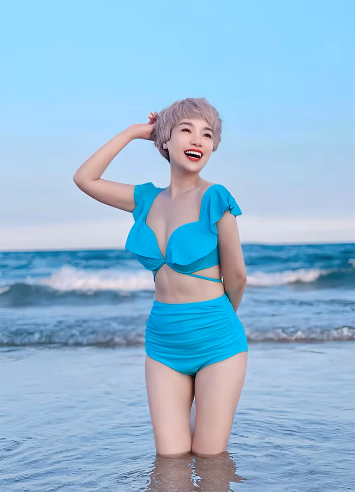 Thân hình thon gọn cùng làn da trắng không tì vết cũng giúp Ngọc Khuê trẻ hơn so với tuổi thật. (Ảnh: FB Ngọc Khuê)