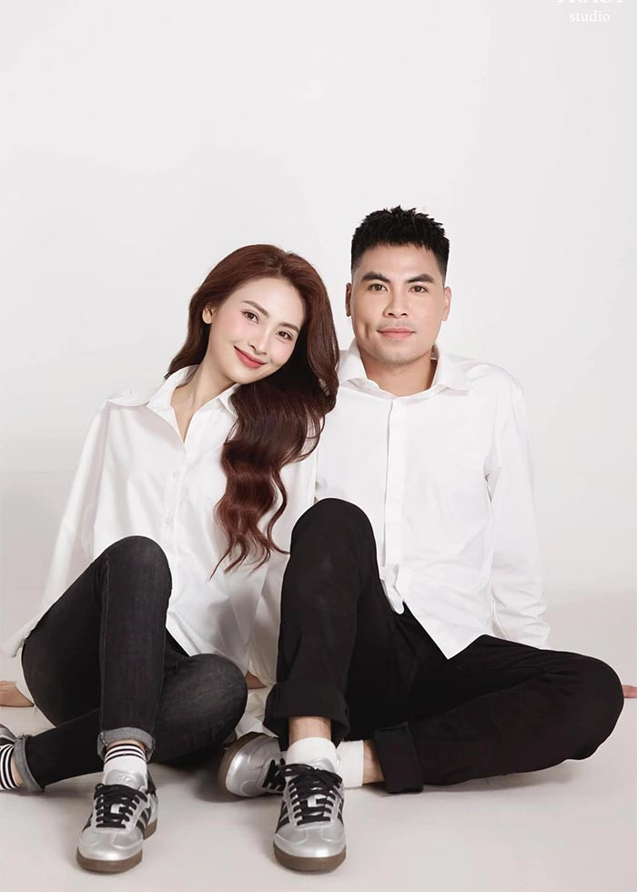 Phạm Đức Huy sinh năm 1995, là một trong những tiền vệ tài năng của bóng đá Việt Nam. Đây là lần đầu tiên Đức Huy công khai bạn gái. (Ảnh: FB Nguyễn Huyền Trang)