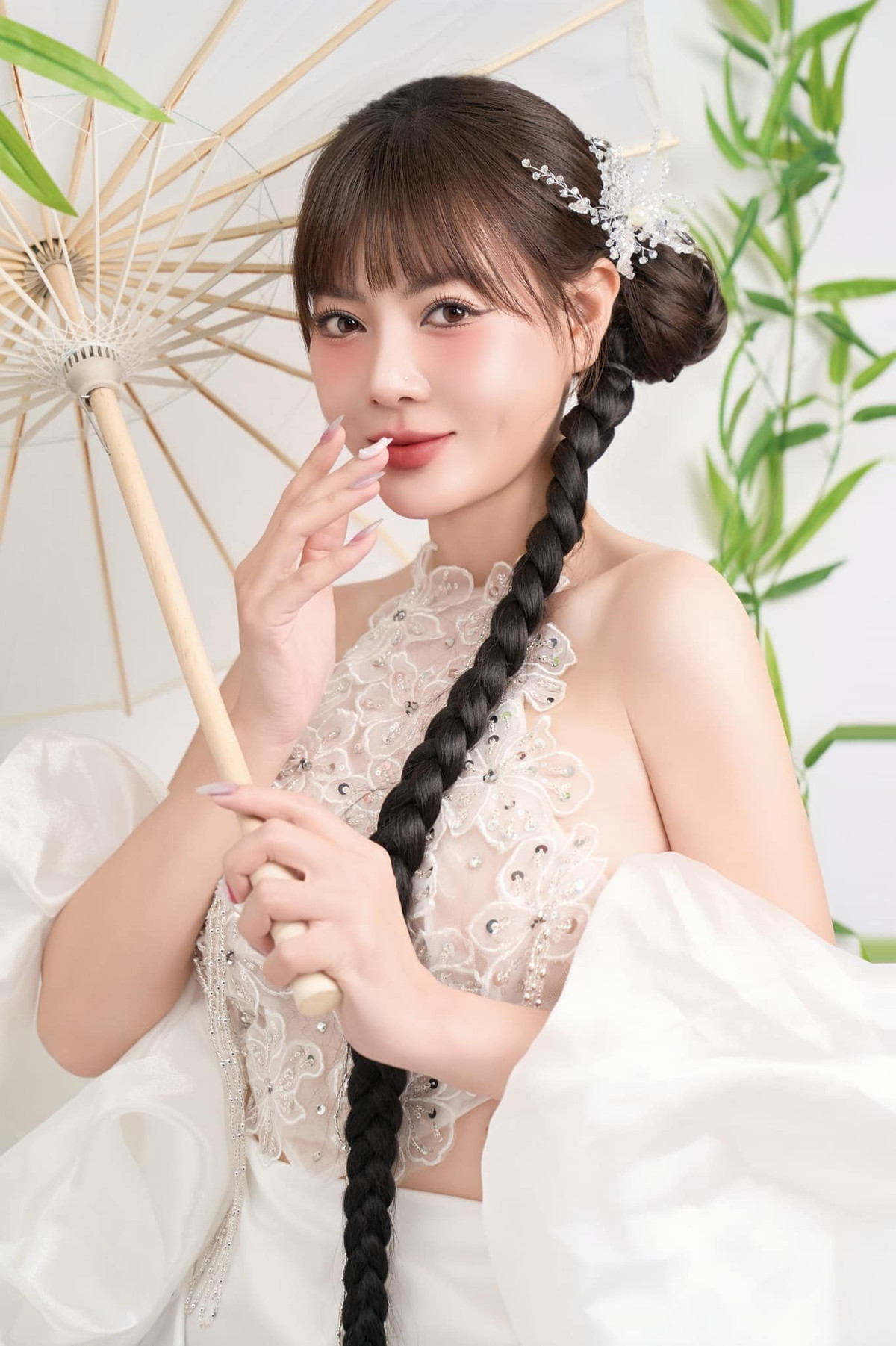 Diễn viên Thanh Hương đẹp rạng rỡ trước thềm năm mới. Ảnh: FB Nguyễn Thanh Hương