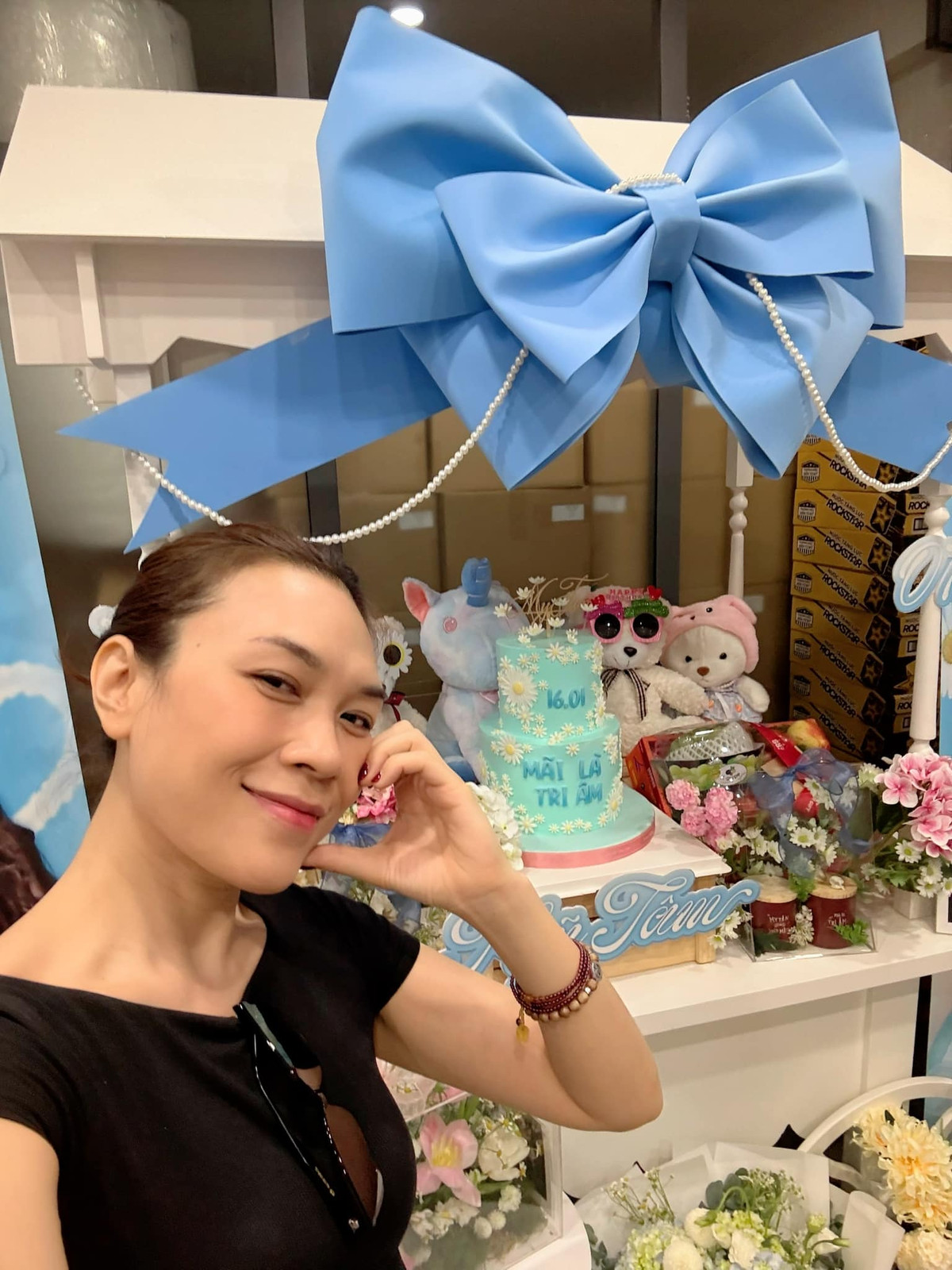 Mỹ Tâm hạnh phúc trước tình cảm của fans dành cho mình nhân dịp sinh nhật. Ảnh: FB My Tam