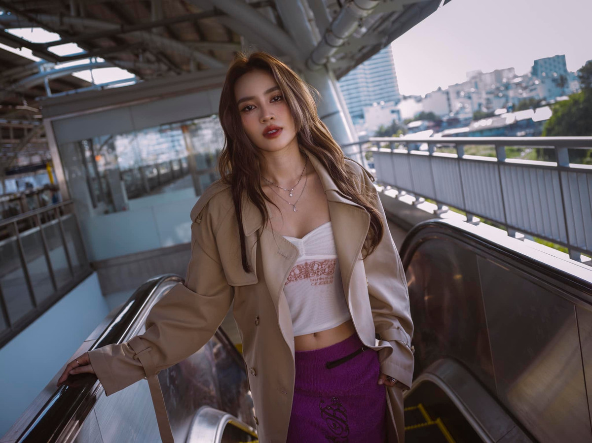 Ninh Dương Lan Ngọc khoe nét đẹp đậm chất điện ảnh. Ảnh: FB Ninh Dương Lan Ngọc