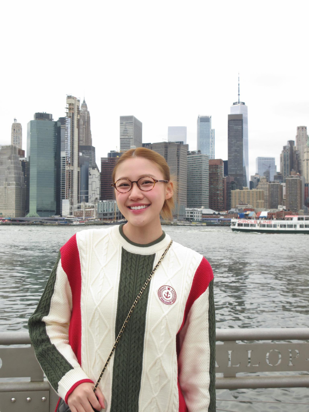 Diễn viên Uyển Ân tranh thủ dạo phố New York. Ảnh: FB Huỳnh Uyển Ân