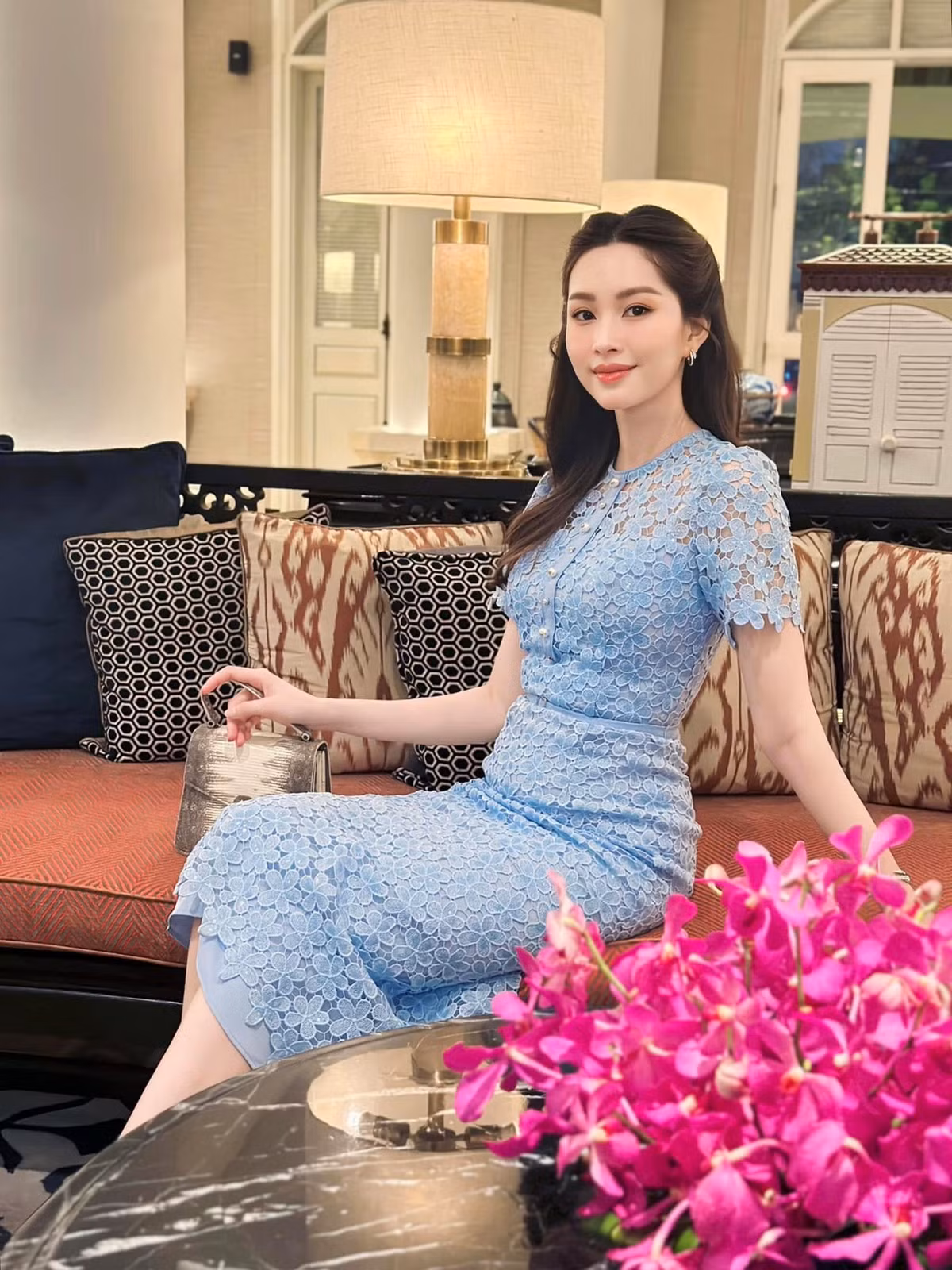 Có thể thấy, dù không trang điểm kỹ lưỡng, Đặng Thu Thảo vẫn sở hữu nhan sắc "vạn người mê". Ảnh: FB Dang Thu Thao