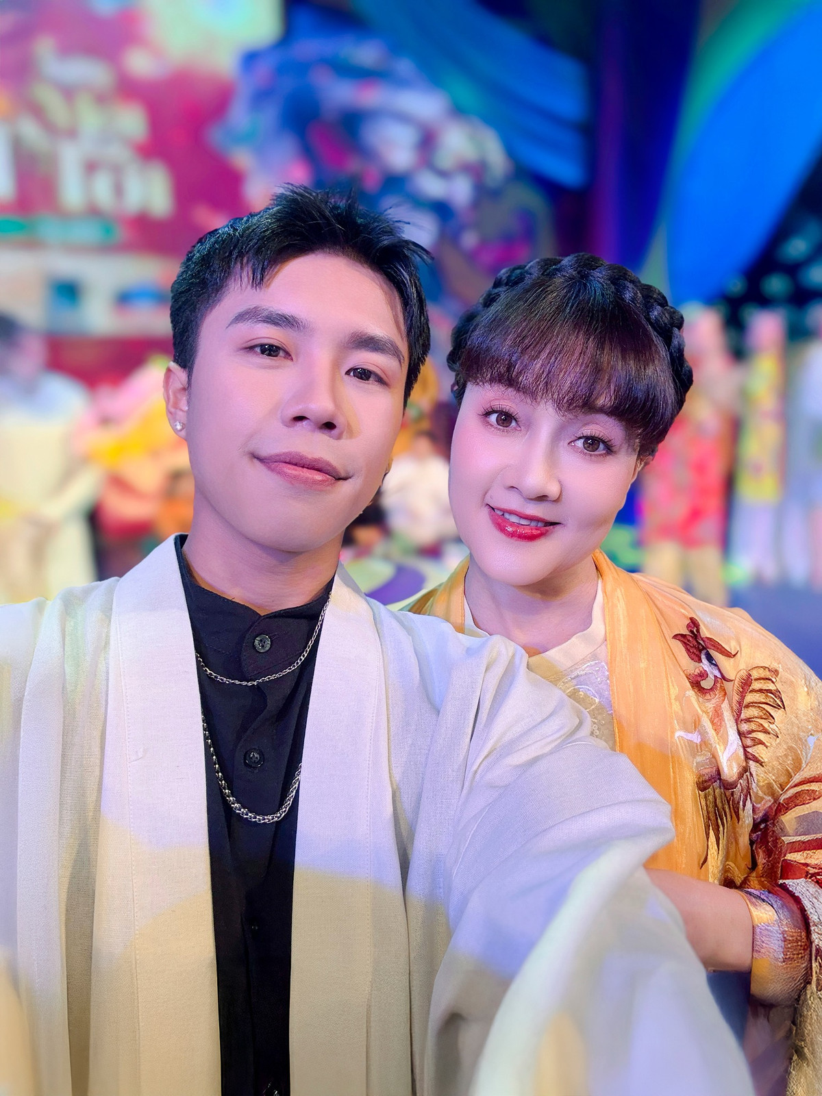 Sau ánh hào quang sân khấu, Vân Dung là một người phụ nữ giản dị, yêu gia đình. Ảnh: FB Vân Dung