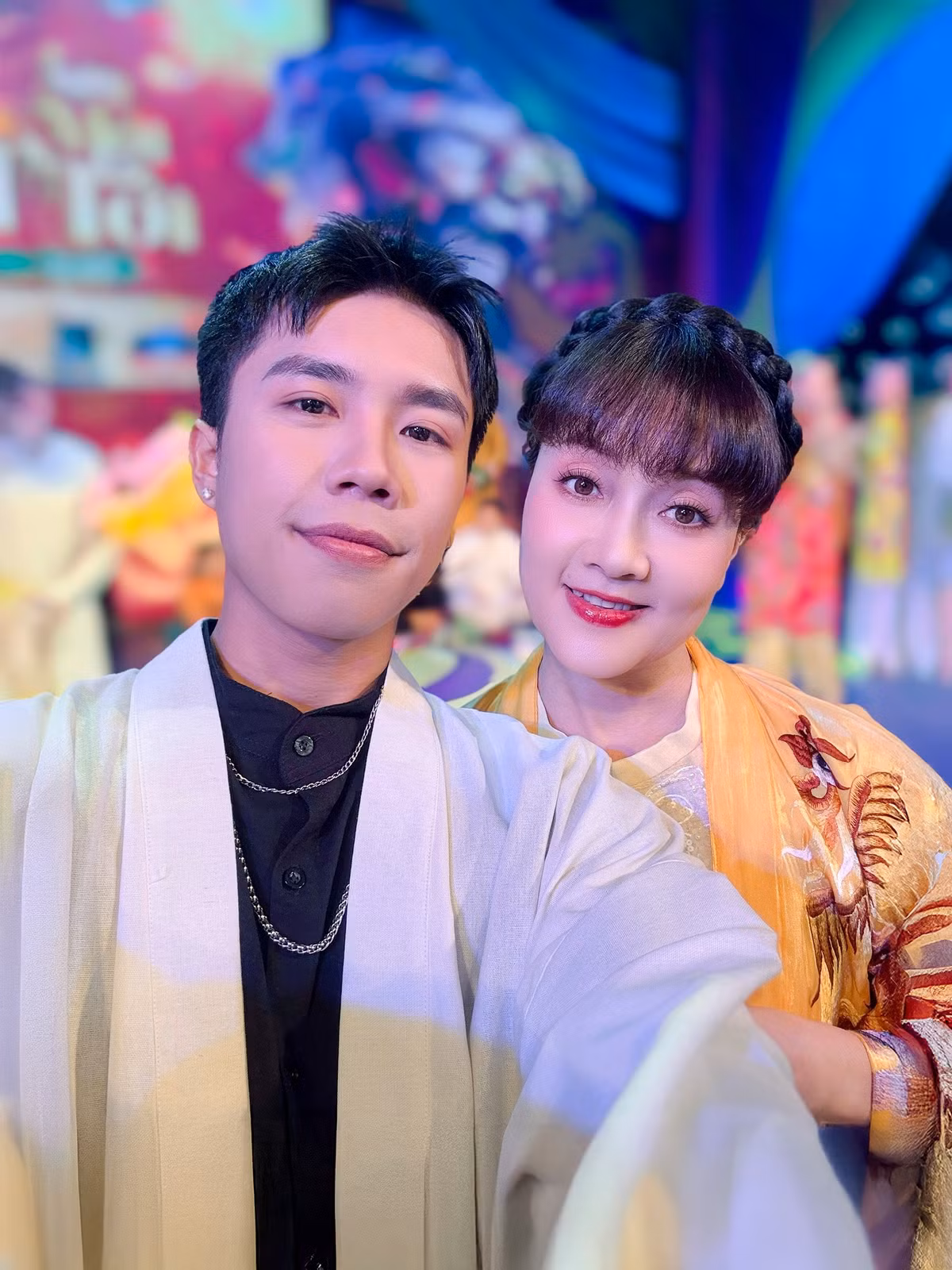 Sau ánh hào quang sân khấu, Vân Dung là một người phụ nữ giản dị, yêu gia đình. Ảnh: FB Vân Dung