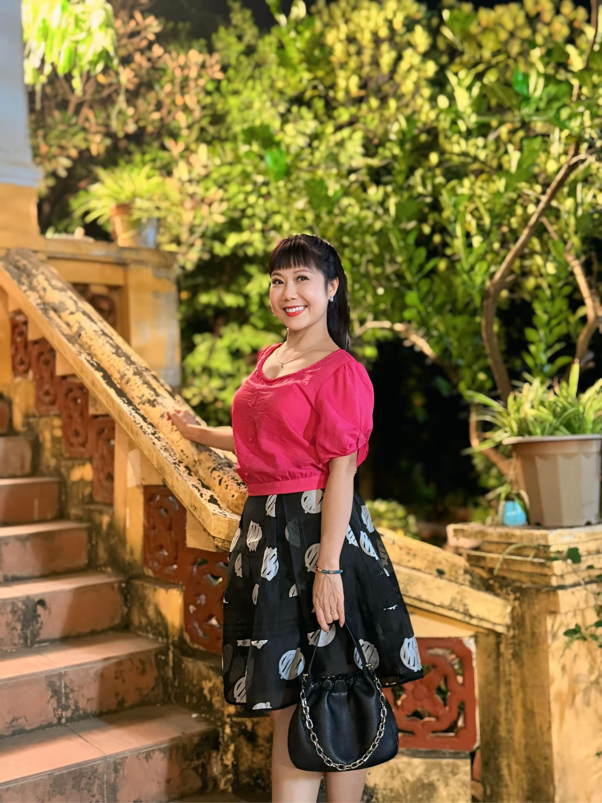 Trong các mùa Táo quân từ 2004 đến nay, Hương Tươi không góp mặt. Theo nữ nghệ sĩ, sau sinh con, chị không tập được đêm nên Táo quân giai đoạn về sau, chị không thể tham gia. Ảnh: FB Trần Thu Hương