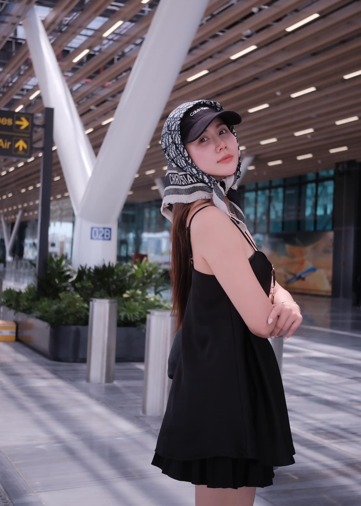 Diễn viên Huyền Lizzie check in ở nhà ga T3. Ảnh: FB Phan Minh Huyền