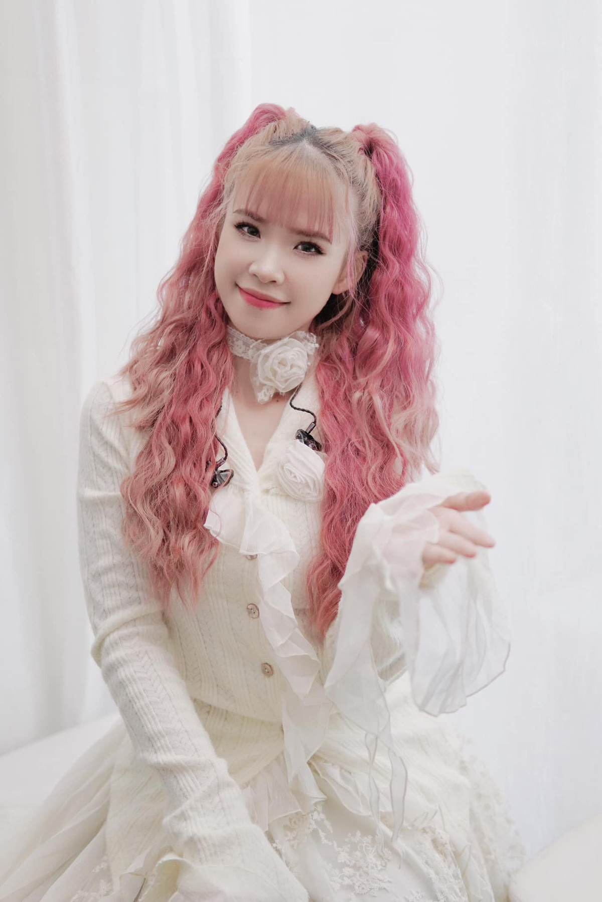 Khởi My dành trọn thời gian cho gia đình và những sở thích cá nhân. Ảnh: FB Trần Khởi My