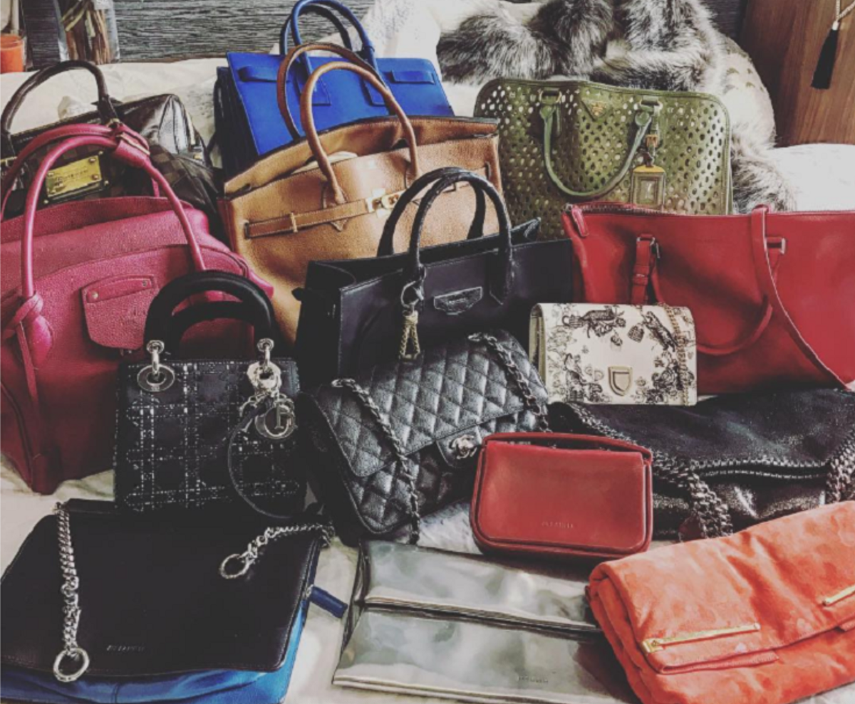 Một phần nhỏ trong bộ sưu tập túi xách hàng hiệu của ca nương Kiều Anh. Ảnh: FB Nguyen Kieu Anh