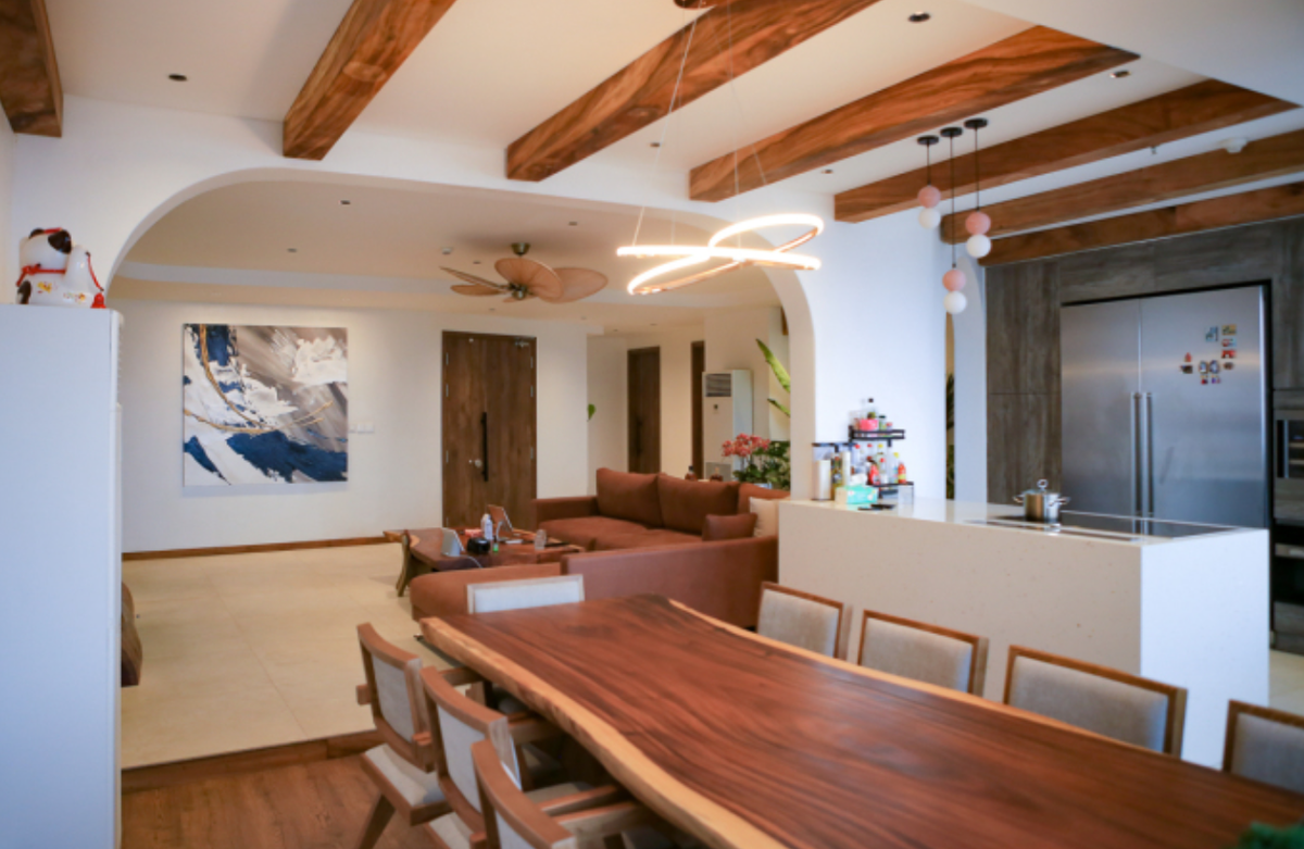 Năm 2021, ca nương Kiều Anh khiến nhiều người trầm trồ khi khoe căn hộ rộng hơn 300m2 tại Hà Nội. Nội thất trong nhà được thiết kế theo phong cách hiện đại, tinh tế với nhiều món đồ đắt đỏ. Ảnh: FB Nguyen Kieu Anh