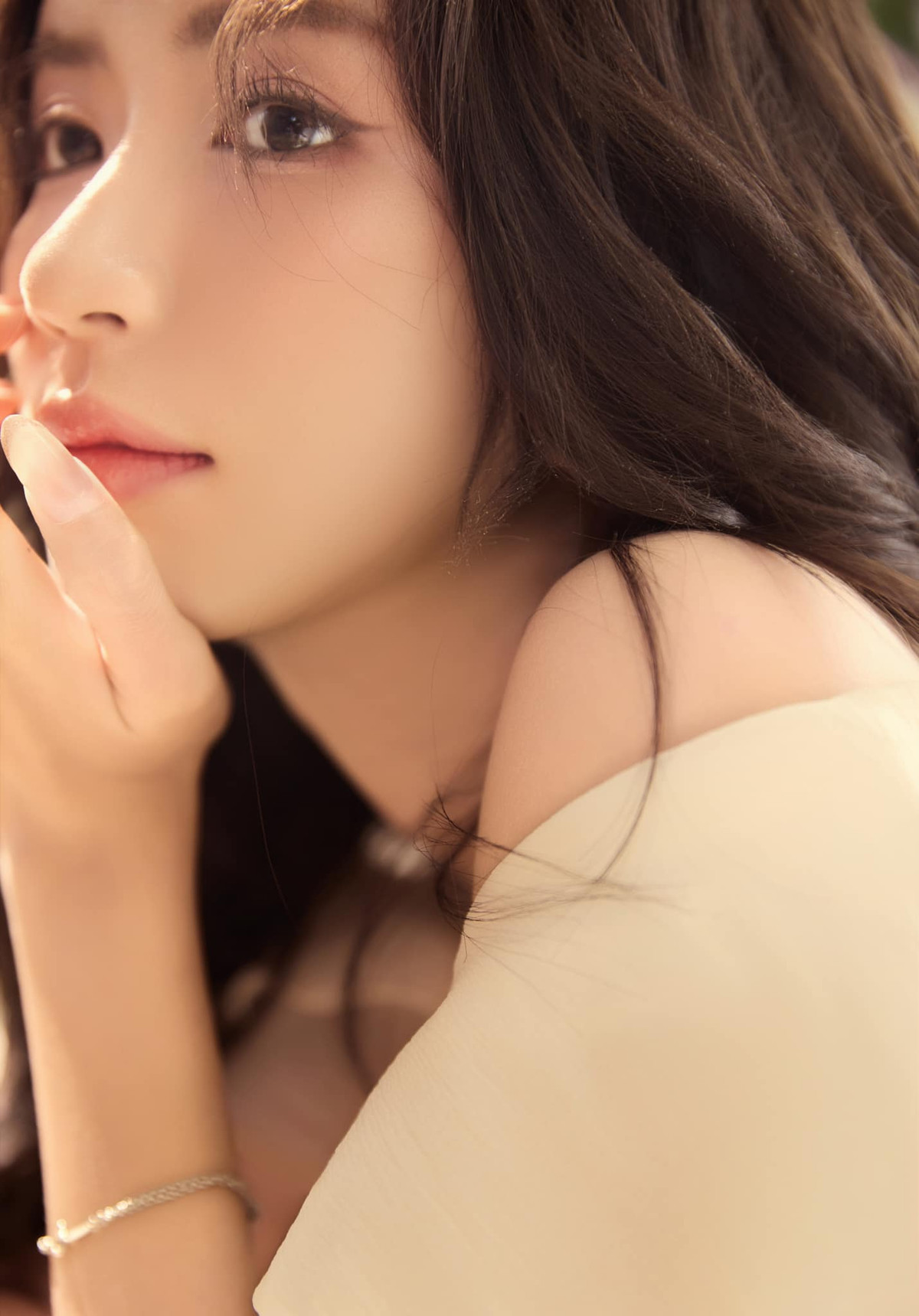 Diễn viên Ngọc Huyền khoe góc nghiêng. Ảnh: FB Nguyễn Ngọc Huyền