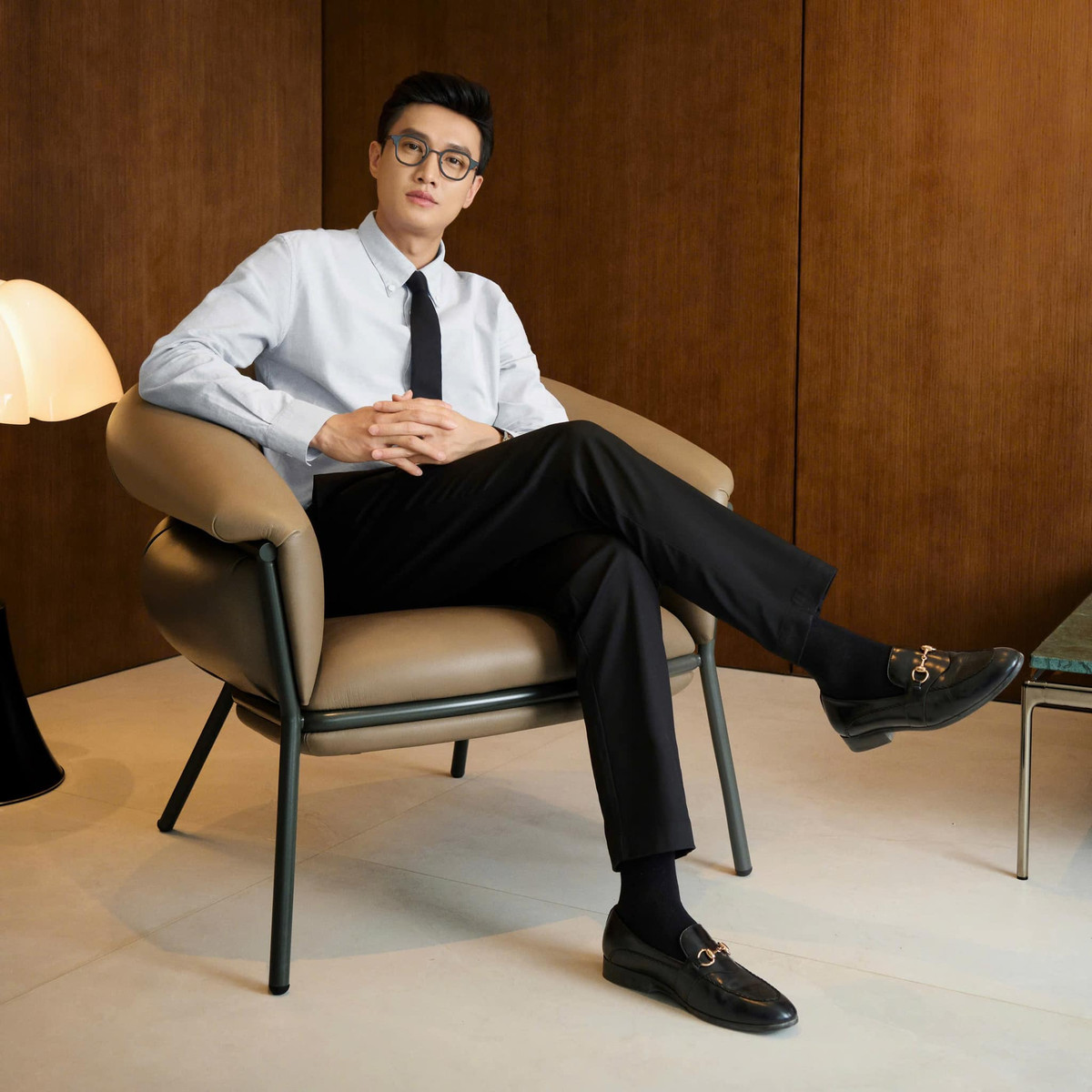 Diễn viên Quốc Trường chụp bộ ảnh dịp đầu năm với phong cách tổng tài. Ảnh: FB Quốc Trường