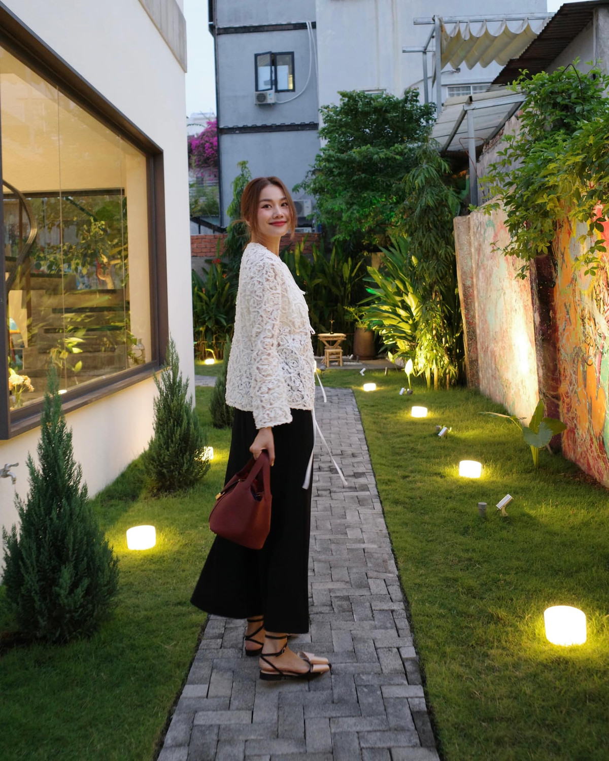 Cô cho biết, cuộc sống hôn nhân đã mang đến cho cô sự bình yên, viên mãn và cảm giác được trân trọng, yêu thương. Ảnh: FB Thanh Hằng