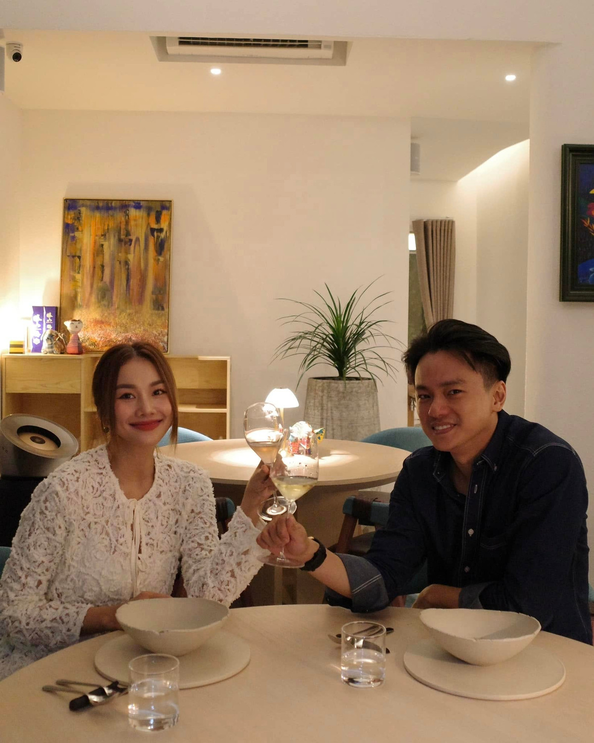 Trên trang cá nhân, Thanh Hằng thường xuyên chia sẻ những khoảnh khắc hạnh phúc bên chồng. Ảnh: FB Thanh Hằng