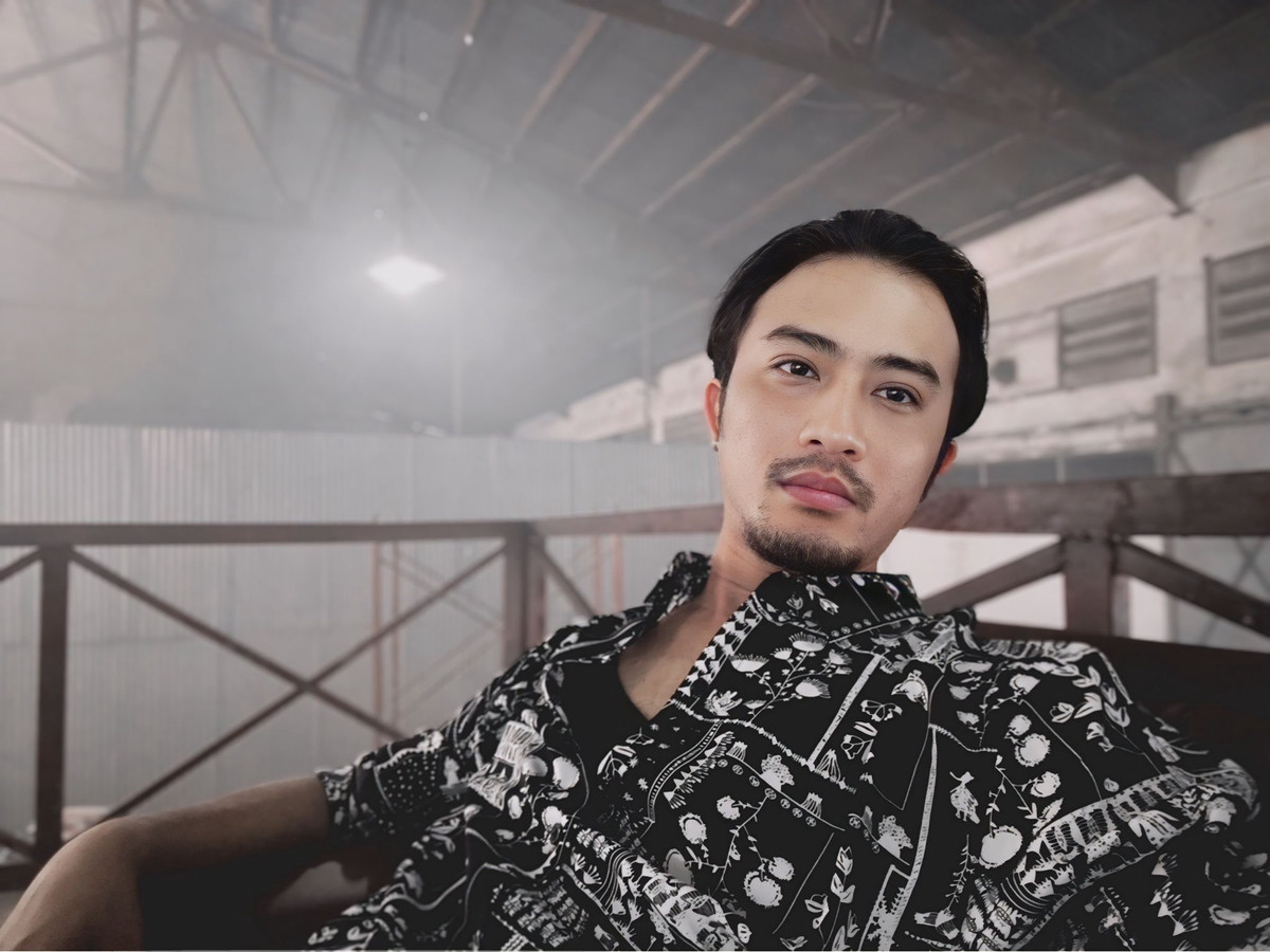 Diễn viên Doãn Quốc Đam chia sẻ tạo hình vai diễn mới khác lạ. Ảnh: FB Doãn Quốc Đam