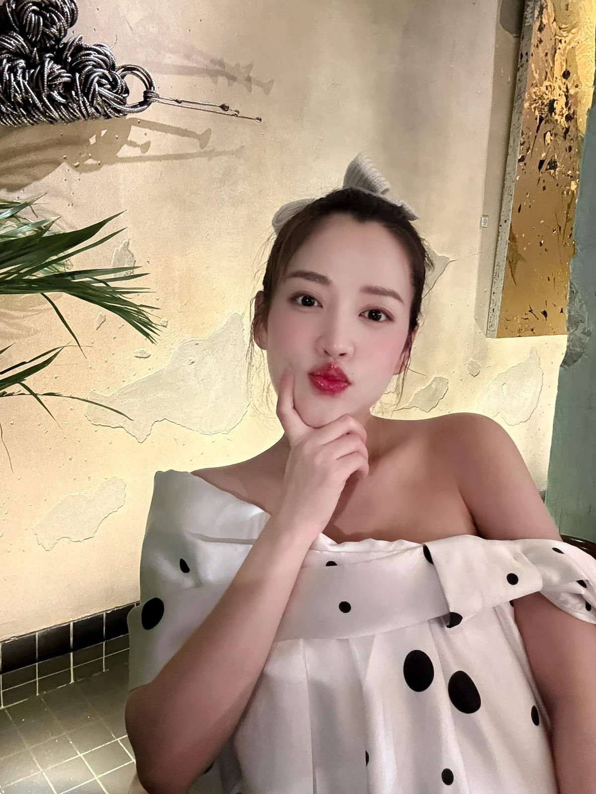 Puka khoe nhan sắc xinh đẹp, tươi trẻ khi mang thai. Ảnh: FB PuKa