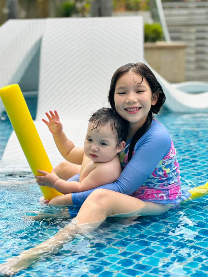 Siêu mẫu Hà Anh khoe hình ảnh hai con. Ảnh: FB Ha Anh Vu