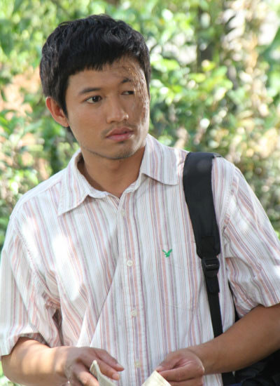 Vai Toàn trong "Những đóa ngọc lan" và Niễng trong "Sông dài" của Quý Bình cũng được khán giả yêu mến. (Quý Bình trong phim "Sông dài" - Ảnh: NLĐ)