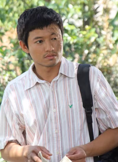 Vai Toàn trong "Những đóa ngọc lan" và Niễng trong "Sông dài" của Quý Bình cũng được khán giả yêu mến. (Quý Bình trong phim "Sông dài" - Ảnh: NLĐ)