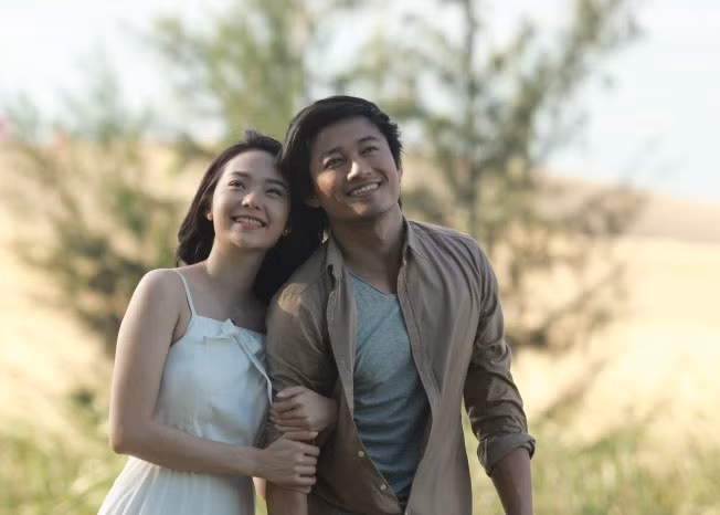 Năm 2015, Quý Bình nhận giải Nam diễn viên điện ảnh truyền hình giải Mai Vàng 2015. Hai năm sau anh giành giải Nam diễn viên chính xuất sắc tại Liên hoan Phim Việt Nam 2017 với vai Huy trong phim điện ảnh "Bao giờ có yêu nhau" của đạo diễn Dustin Nguyễn. (Ảnh: laodongthudo.vn)