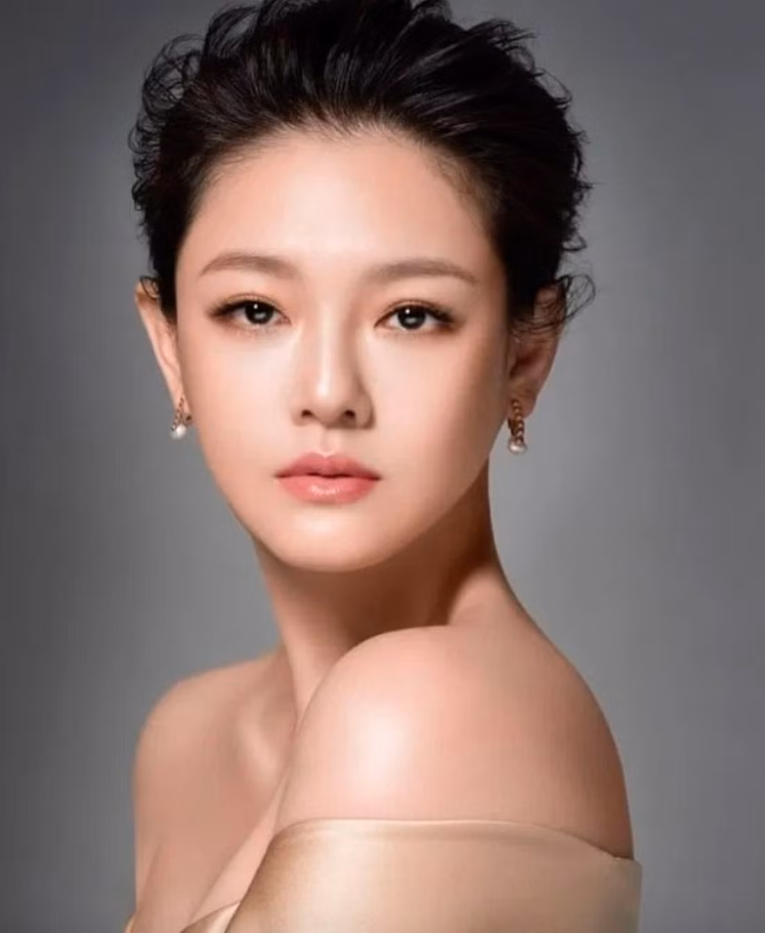 Năm 2016, Từ Hy Viên suýt chết trên bàn phẫu thuật do lên cơn động kinh, mất nhịp tim. Năm 2017, cô từng ngất xỉu, được đưa tới bệnh viện cấp cứu do lên cơn co giật. Năm 2018, cô bị cảm lạnh kéo dài, phải nhập viện. 2 lần sảy thai xảy ra vào năm 2011 và 2018, tới lúc cô mang bầu lần 3 thì buộc phải bỏ thai khi phát hiện phôi thai ngừng phát triển.