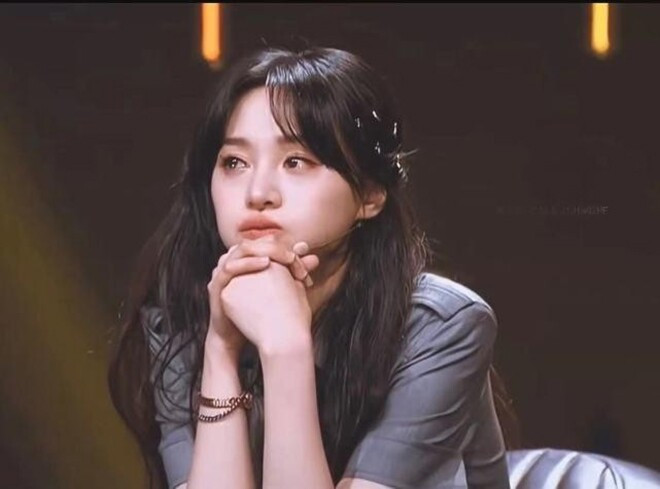 Chưa hết, Trịnh Sảng còn vướng bê bối “hợp đồng âm dương” và trốn thuế. Scandal khiến Trịnh Sảng nhận hình phạt bị cấm sóng vĩnh viễn, không thể hoạt động ở showbiz Trung Quốc.